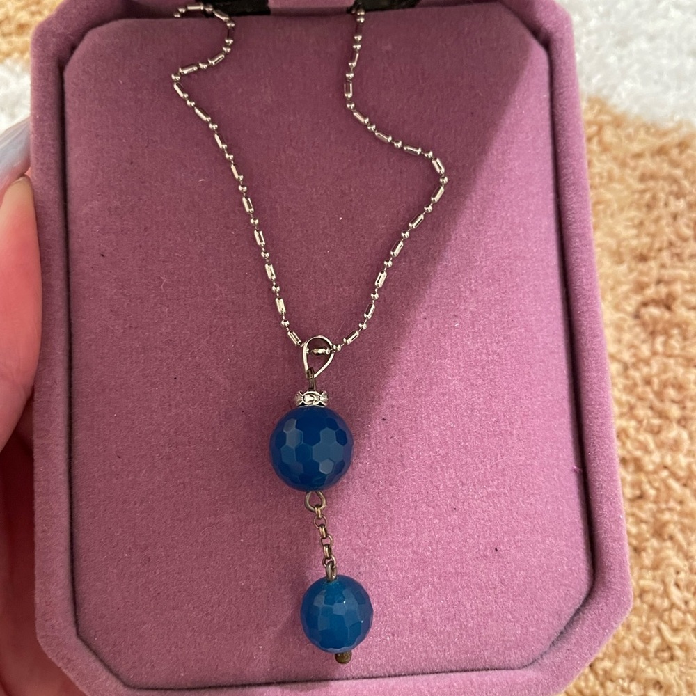 Chic Silver Necklace with Blue Beads